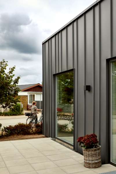 Stabile Stahlprofile beherbergen Physiotherapeuten, die Sie fit halten, Ranunkelvej 11A, 6900 Skjern, Dänemark